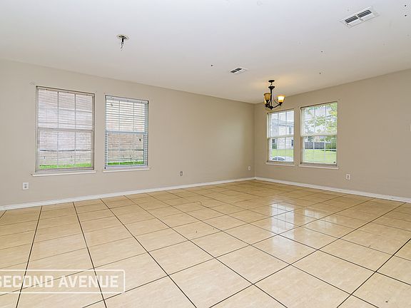 3rd image of 3013 Timber Ridge Ln