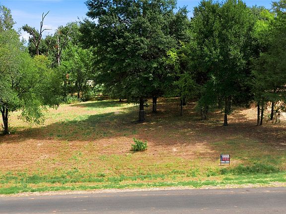 2nd image of 703 Clubview Dr