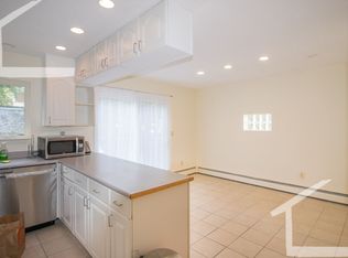 148 Thorndike St #3C, Brookline, MA 02446
