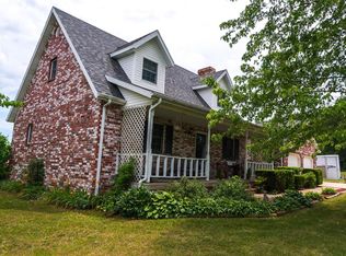 24126 Parade Dr, Lebanon, MO 65536