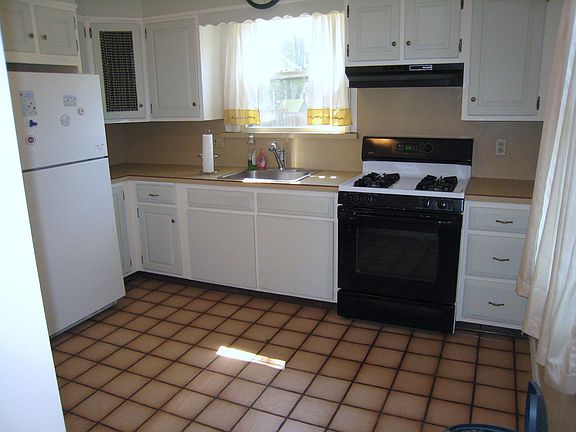 Bright and airy Kitchen!