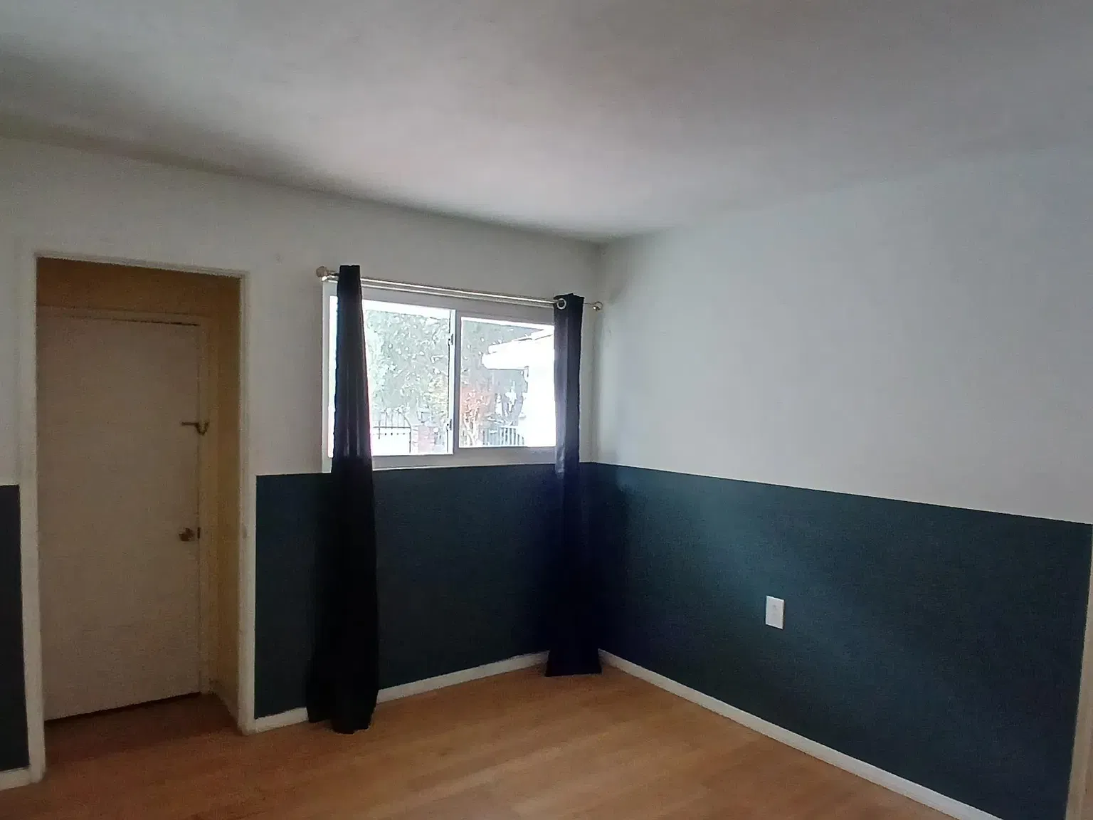5 bed, 2.0 bath, 1545 sqft, $4,850 — Photo 4