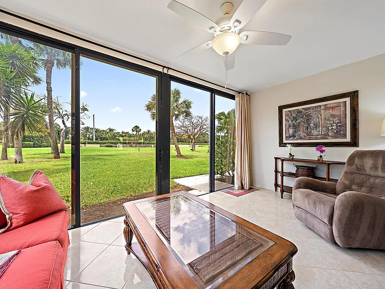 803 Clubhouse Cir — Photo 14