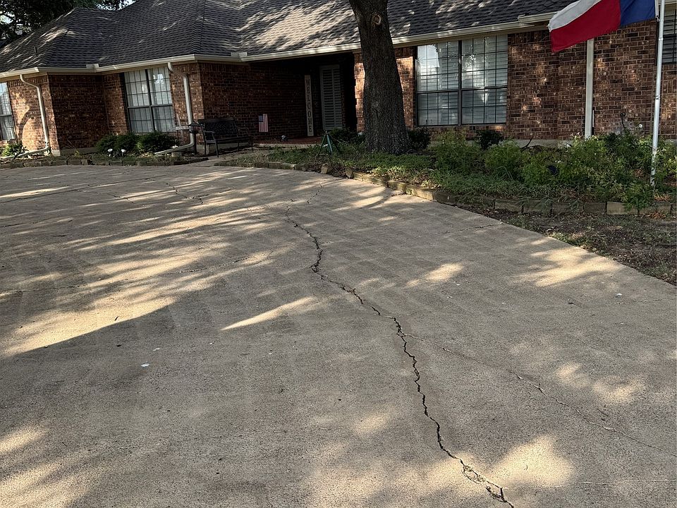 1st image of 202 Suntide Dr