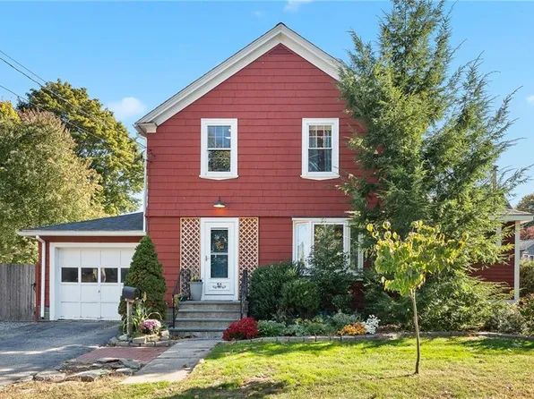 51 Roger Williams Ave E, Rumford, RI 02916