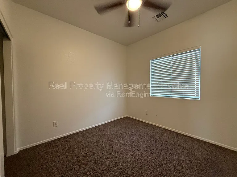 11913 W Jackson St — Photo 25