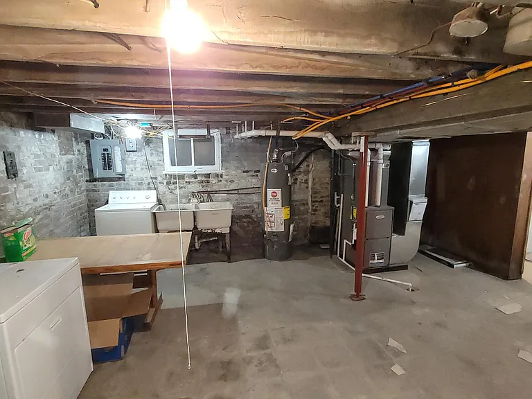 4212 Seneca St — Photo 19