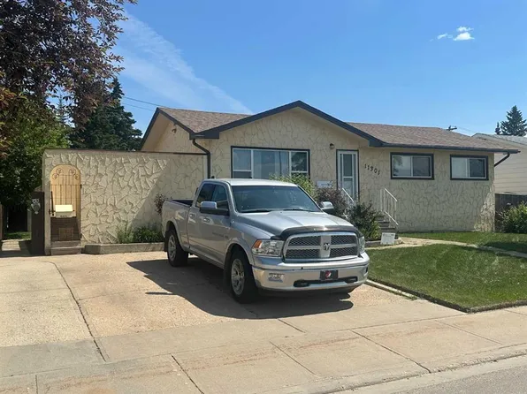 11301 W 104th St, Grande Prairie, AB T8V 2Y9
