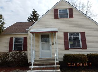 3225 Joslyn Rd, Cleveland, OH 44111