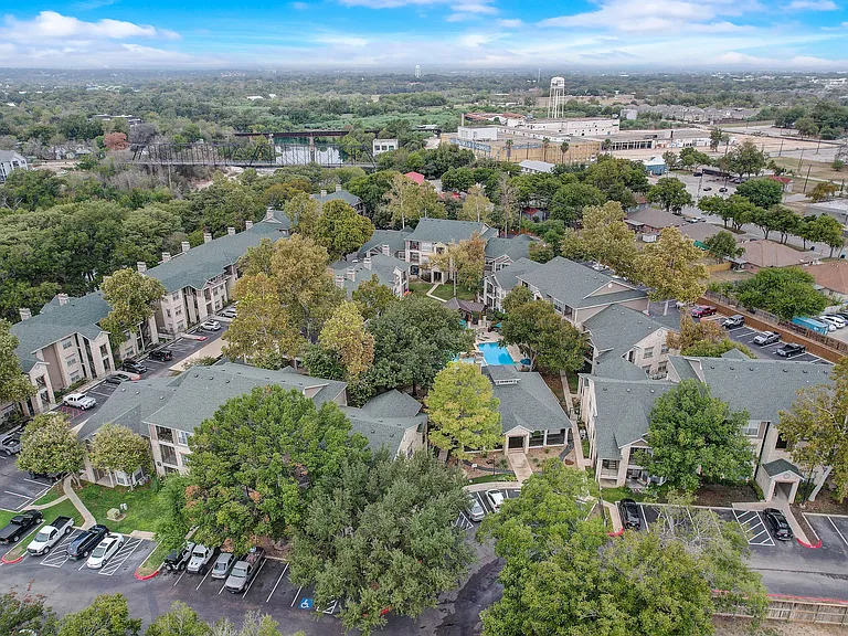 Riverbend Apartments — Photo 43