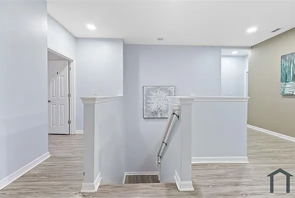 4445 Shiva Loop #4445 — Photo 10