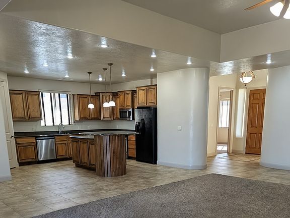 3rd image of 1433 Chaparral Dr