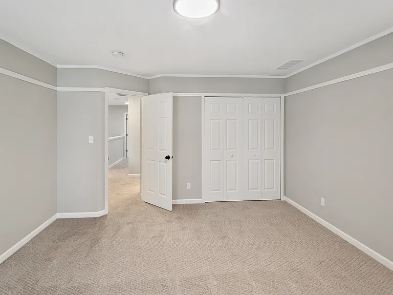 1320 E Arnold St — Photo 9