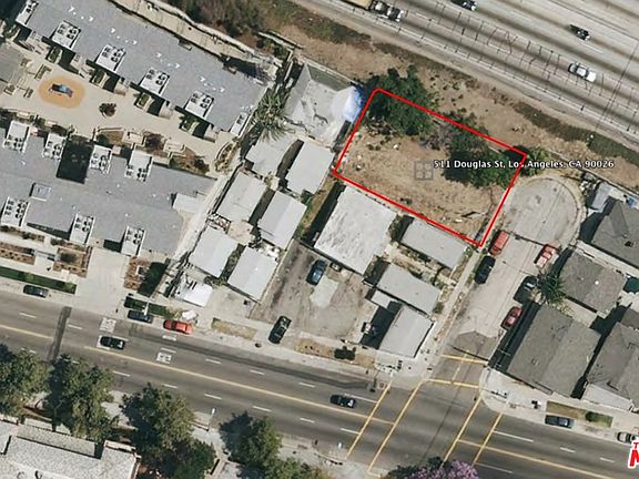 5th image of 511 Douglas St