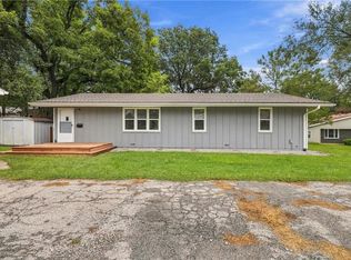 313 SW 18th Street Ter, Blue Springs, MO 64015