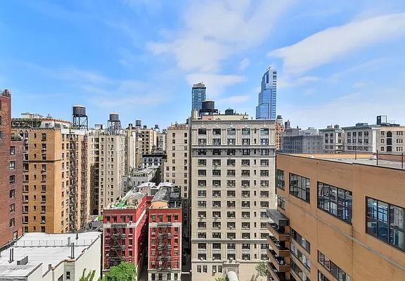3rd image of 275 W 96th St APT 18B