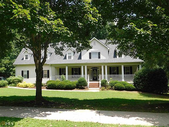 2nd image of 75 Highland Park Way