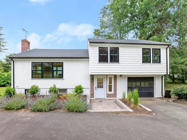 42 Bridge St, Medfield, MA 02052