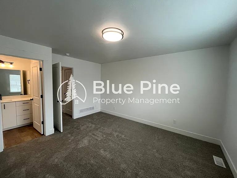 1195 Jaylee Dr #1 — Photo 8