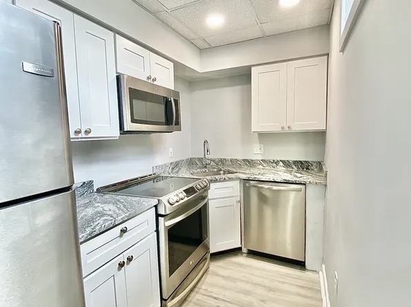 353 Broad St APT 10, Emmaus, PA 18049