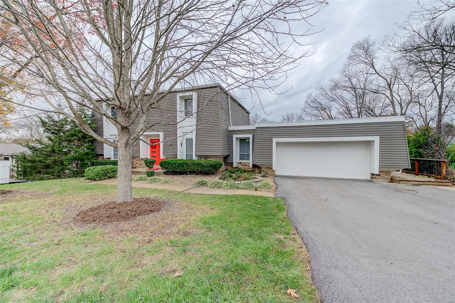 609 Forrester Dr photo 1