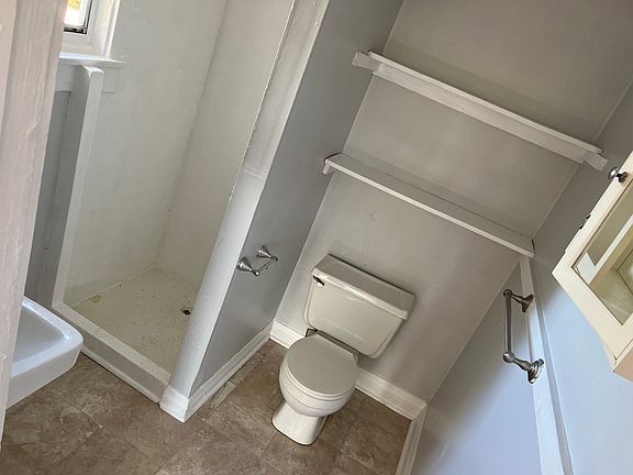 3rd image of 901 Pennsylvania Ave APT 3