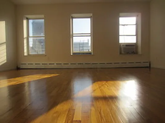 Rented by Link NY Realty | media 10