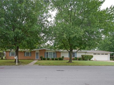 111 N Edgewood Dr, Coffeyville, KS, 67337