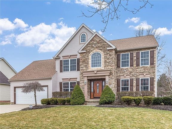 2nd image of 4842 Pebblehurst Dr