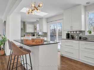 92 Sandringham Dr, Barrie, ON L4M 7J5