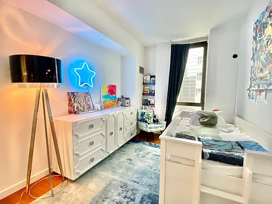 Rented by NY Living Solutions | media 14