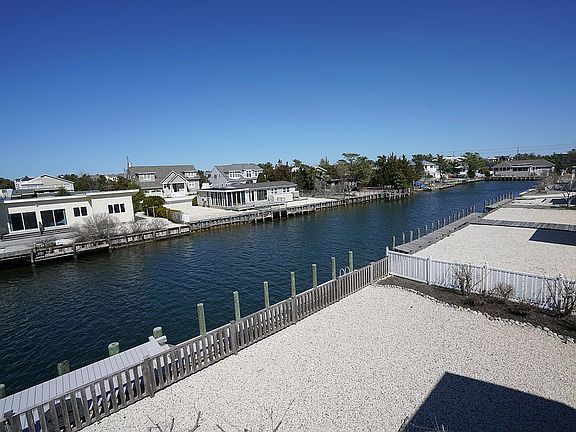 3rd image of 177 Marina Blvd.