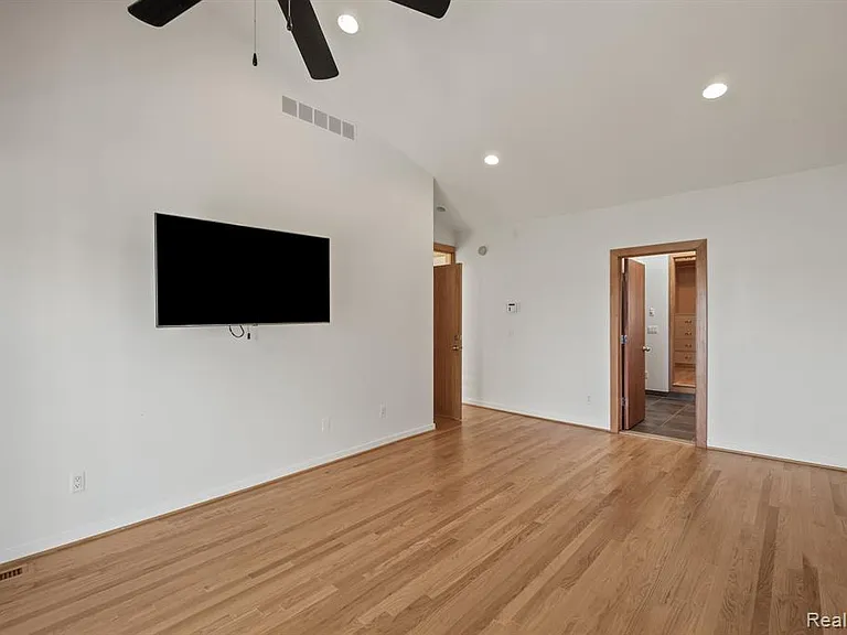 2380 Walnut Lake Rd — Photo 15