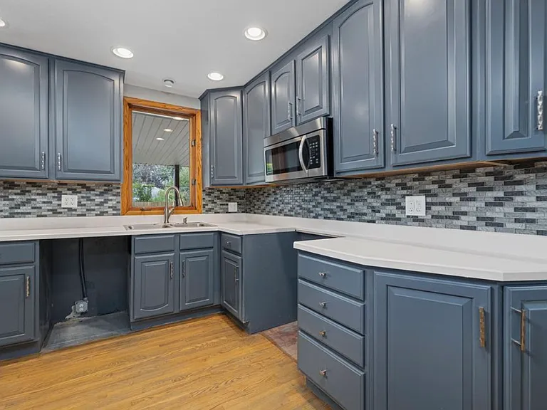4818 W Jefferson Blvd — Photo 8