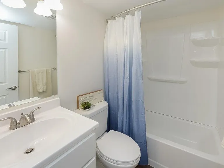 Kingswood Apartments & Townhomes — Photo 16