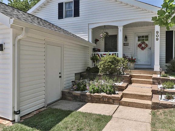 2nd image of 909 Millwood Dr