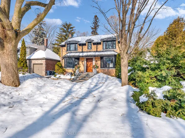 4 Belvedere Blvd, Toronto, ON M8X 1K1