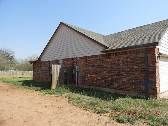 2nd image of 813 Oak Ave