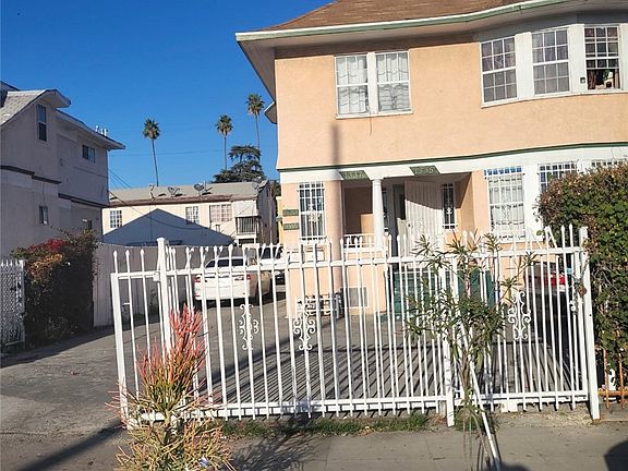 2nd image of 1335-1337 E Adams Blvd
