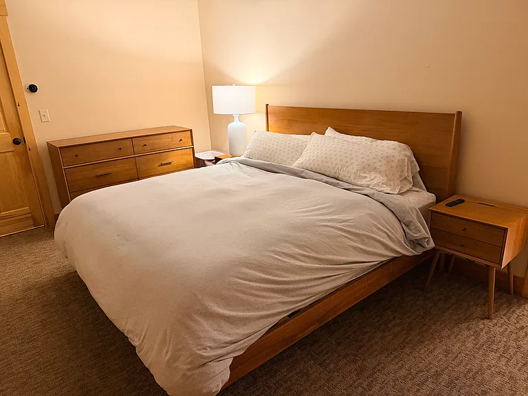 Bedroom 1 - King Bed