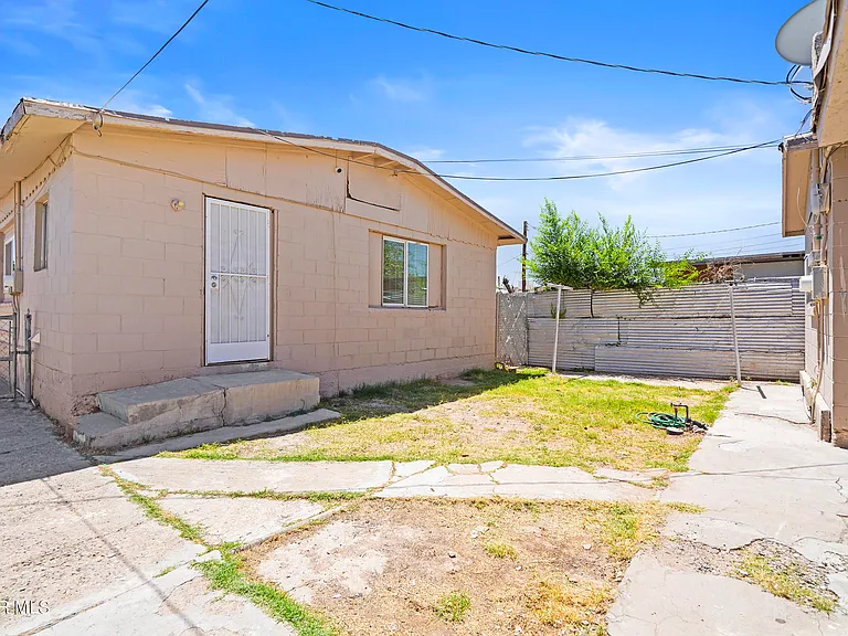209 N Seville Dr #B — Photo 19