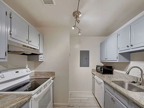 4th image of 1421 Columbia Rd NW APT 304