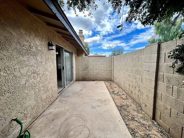 3352 W Harmont Dr #1 — Photo 23