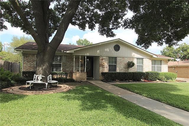 1st image of 4608 Ivanhoe Dr