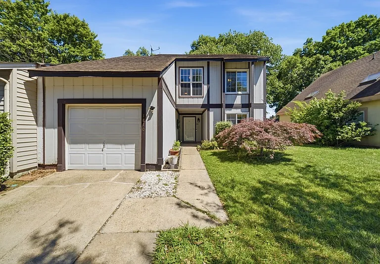 1810 Delaney St — Photo 1