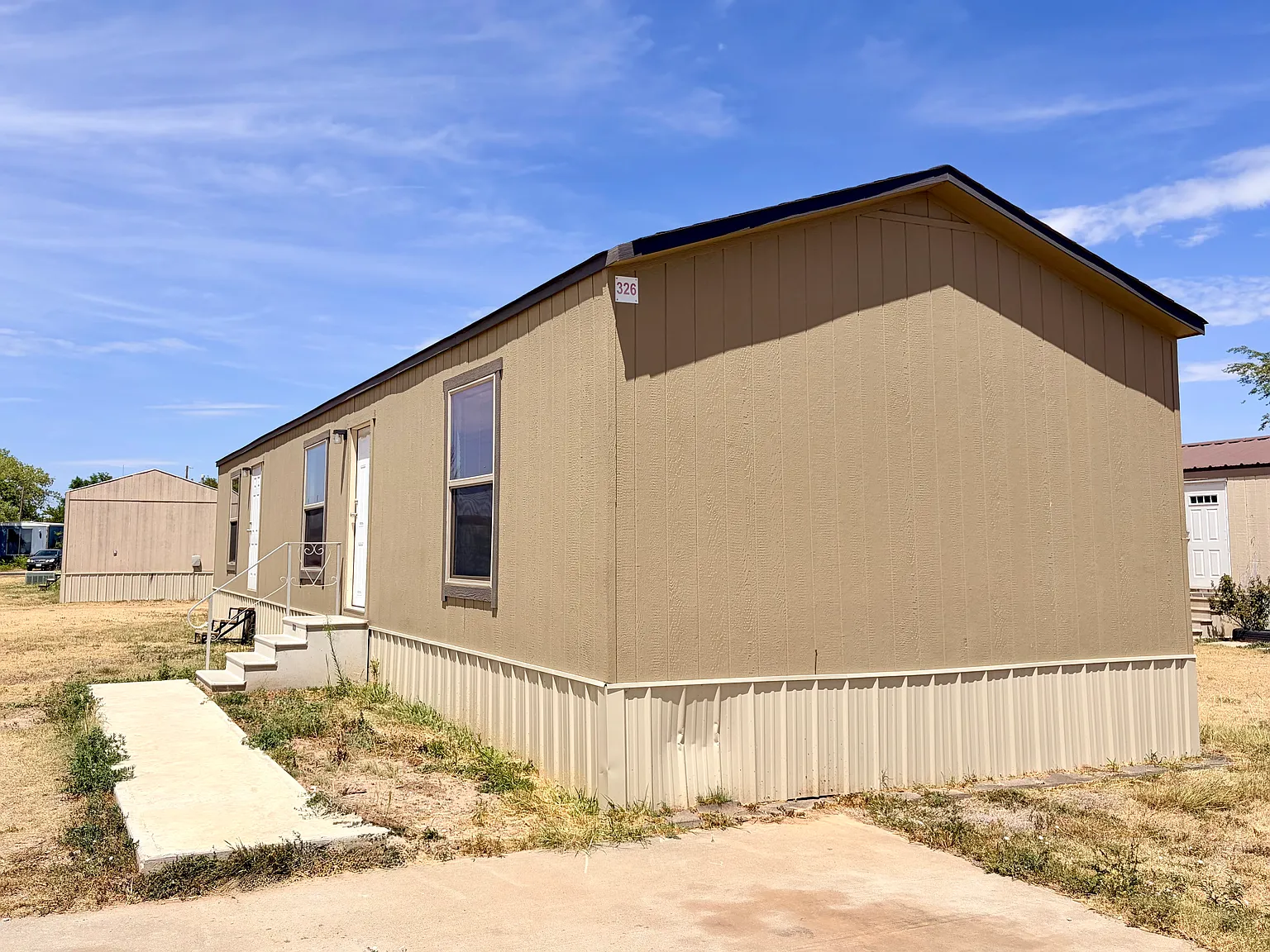 2 bed, 896 sqft, $900 — Photo 1