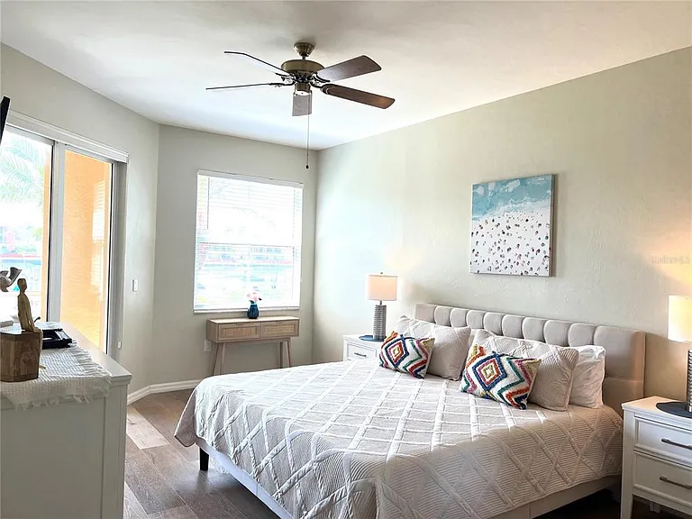 2060 Matecumbe Key Rd #2105 — Photo 25