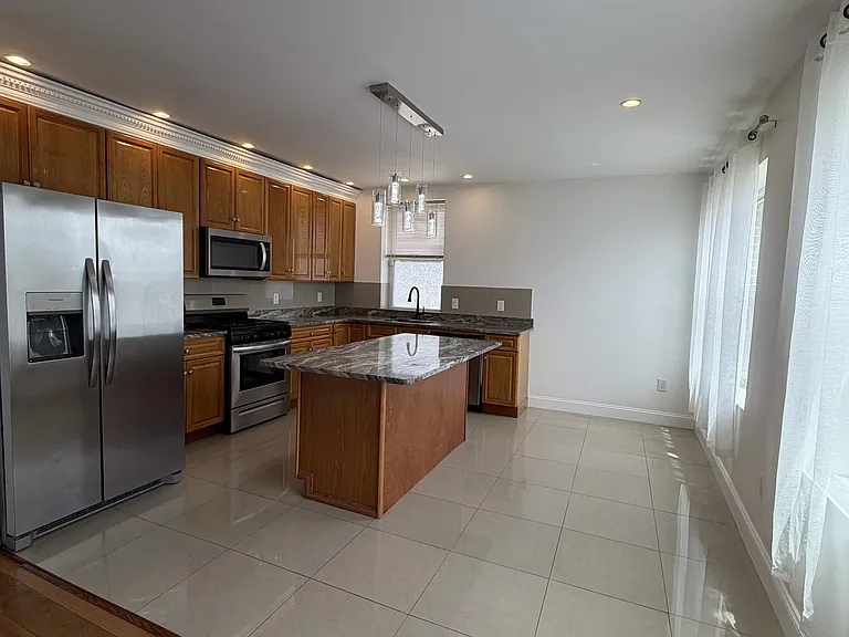 3463 Princeton Ave — Photo 3