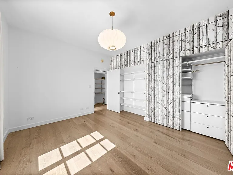 109 N Sycamore Ave #405 — Photo 8