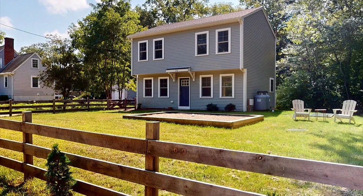 3 bed, 1.5 bath, 1236 sqft, $3,100 — Photo 1